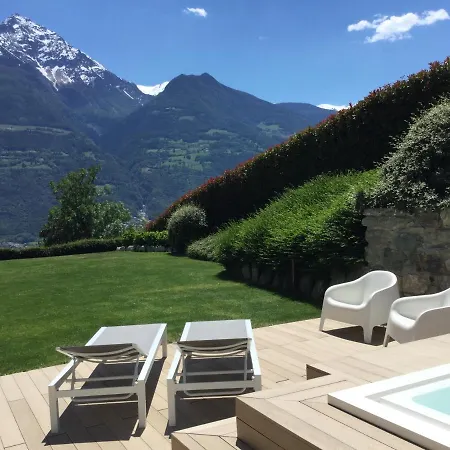 Design & Mountain View Bedroom *